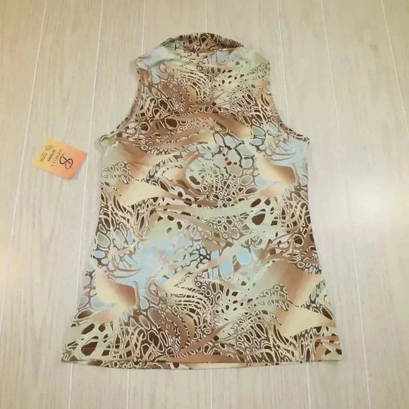Sofibella Womens Sleeveless Print Golf Shirt Gold Animal Size Small NWT - Picture 3 of 9